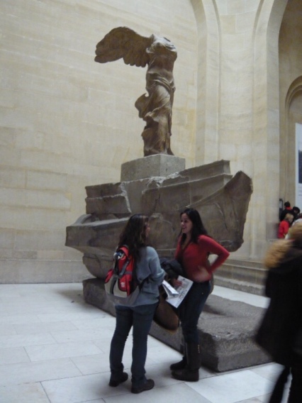 O Louvre, a Vitória e nóis